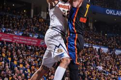 英雄联盟总决赛-掘金队突破性表现，球队打破客场不胜魔咒