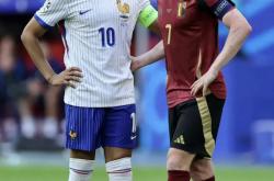 -法国队在比赛中发挥失常，惊险逃脱失败