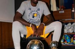 LOL决赛-辽宁队鏖战湖人，西亚卡姆惊艳四座