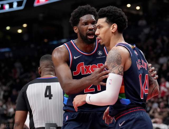 里昂血洗多伦多猛龙,Viper绝境下完成绝杀宿敌对决小组赛,点燃全场激情的简单介绍 里昂血洗多伦多猛龙,Viper绝境下完成绝杀宿敌对决小组赛,点燃全场激情的简单介绍