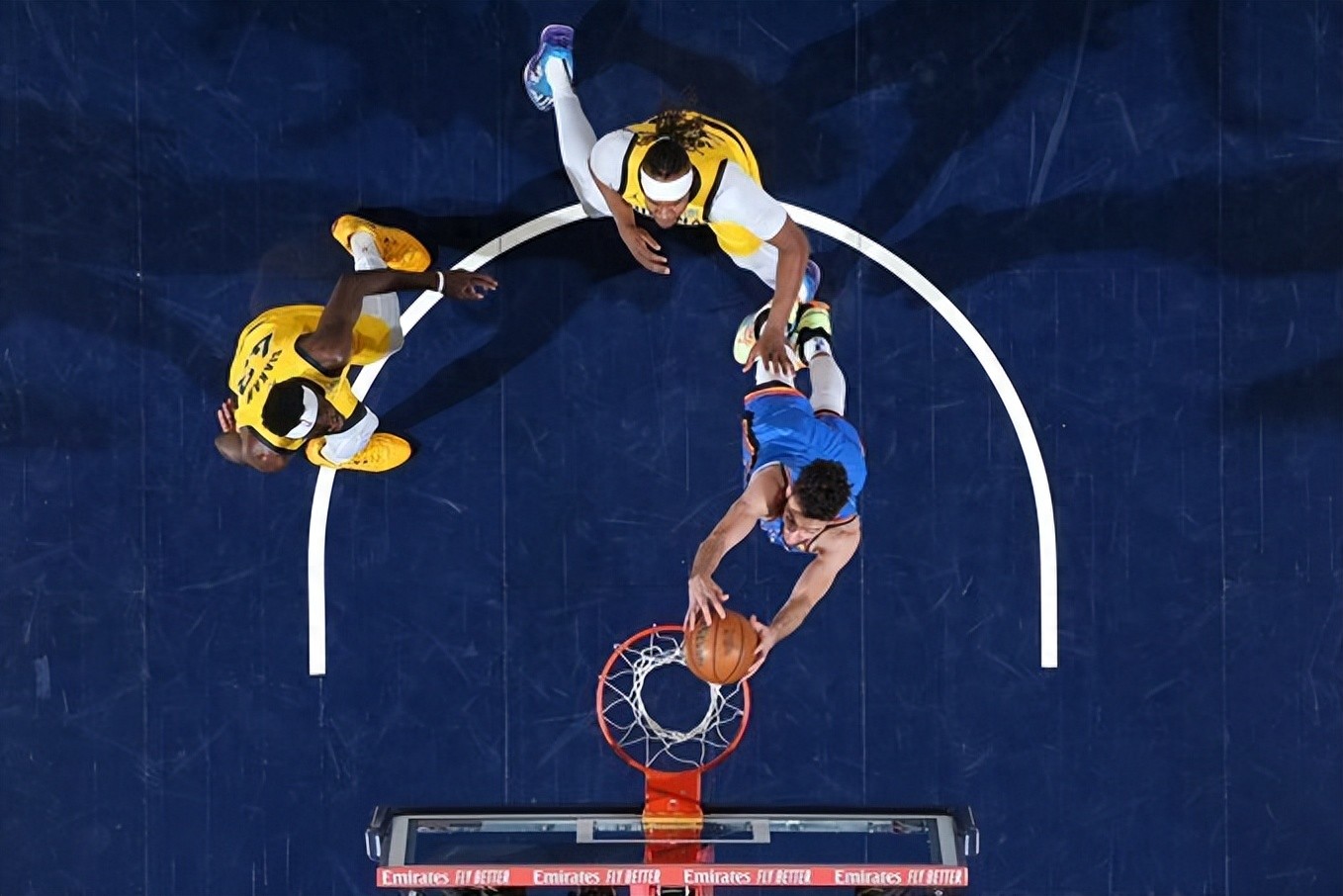 猛龙完胜步行者,麦科勒姆统治全场 猛龙完胜步行者,麦科勒姆统治全场