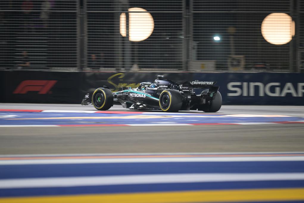 包含威廉姆斯力克索伯车队，拉塞尔高光表现的词条