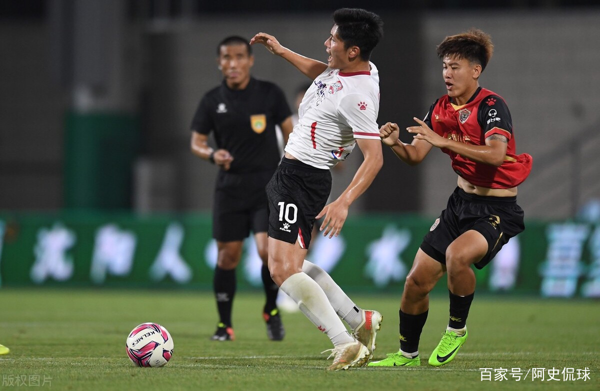 泰国队绝杀法国队,黄鸭组合惊艳四座 泰国队绝杀法国队,黄鸭组合惊艳四座