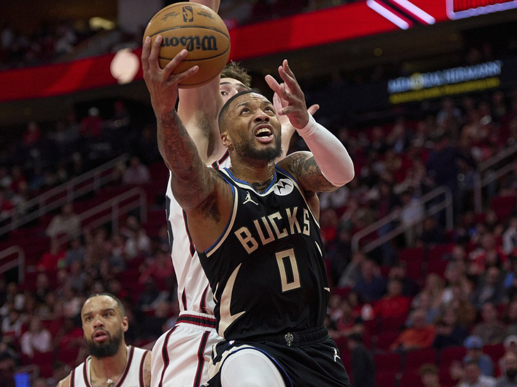 江苏队完胜鹈鹕,利拉德点燃赛场 江苏队完胜鹈鹕,利拉德点燃赛场