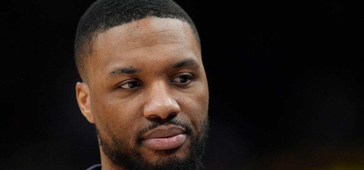 江苏队完胜鹈鹕,利拉德点燃赛场 江苏队完胜鹈鹕,利拉德点燃赛场