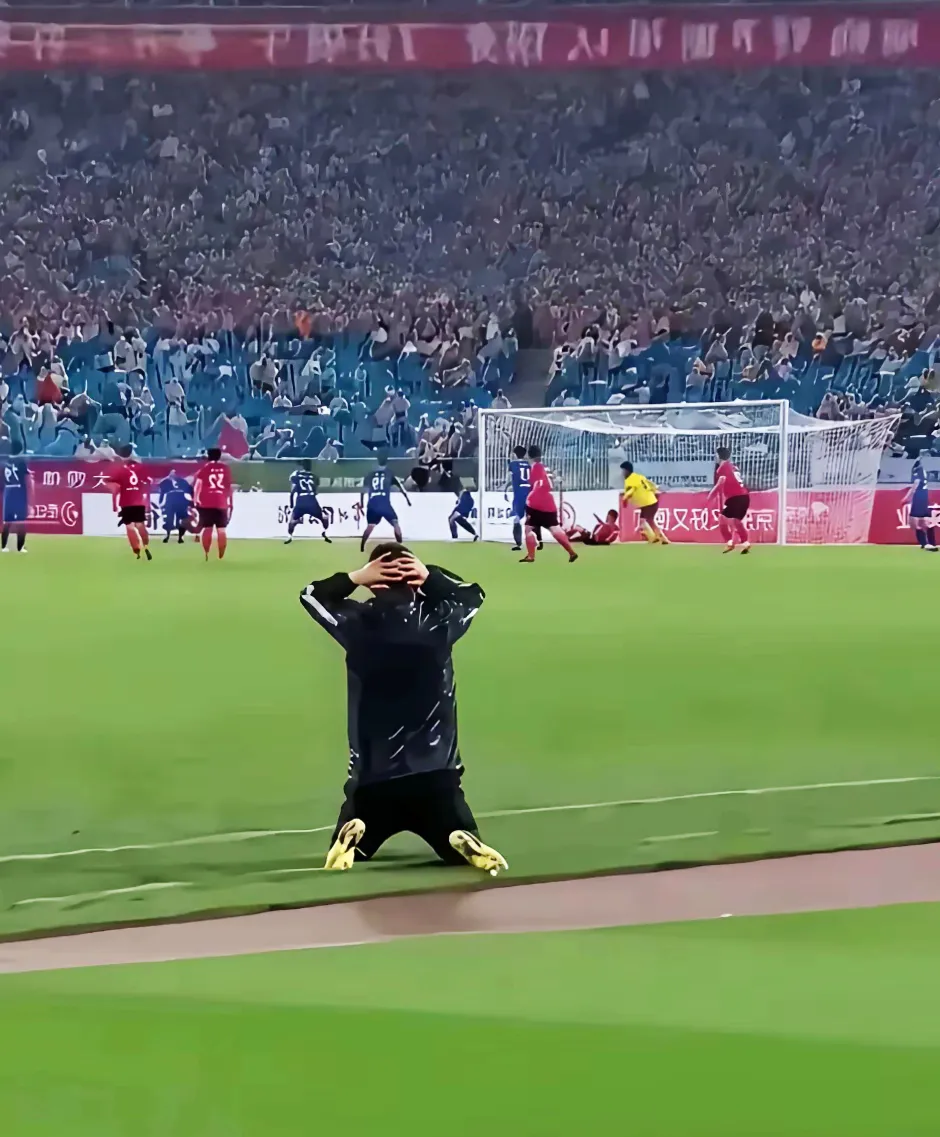 英格兰队横扫奥地利队,梁靖崑统治全场 英格兰队横扫奥地利队,梁靖崑统治全场