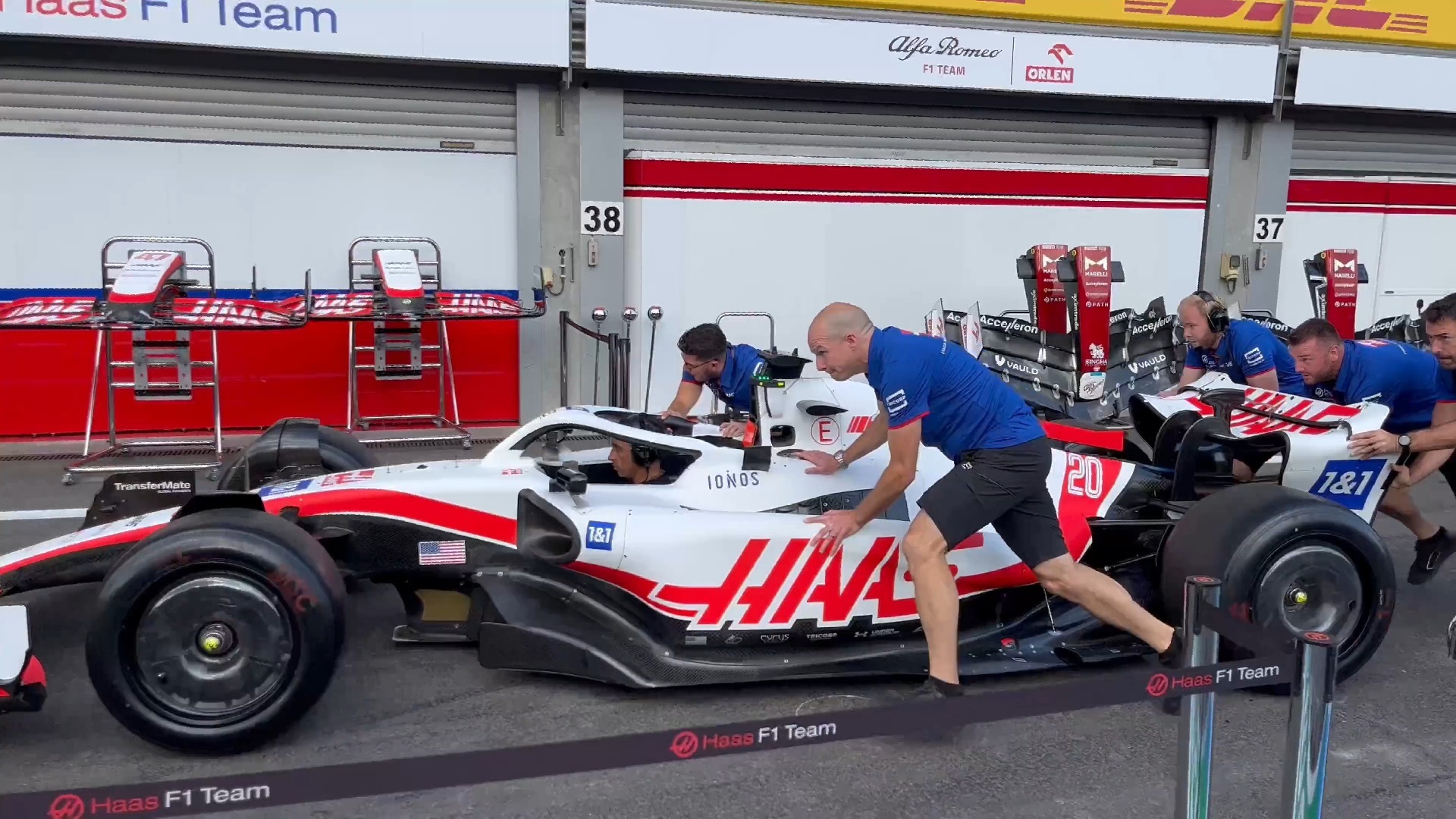 红牛二队险胜哈斯车队，皮亚斯特里高光表现