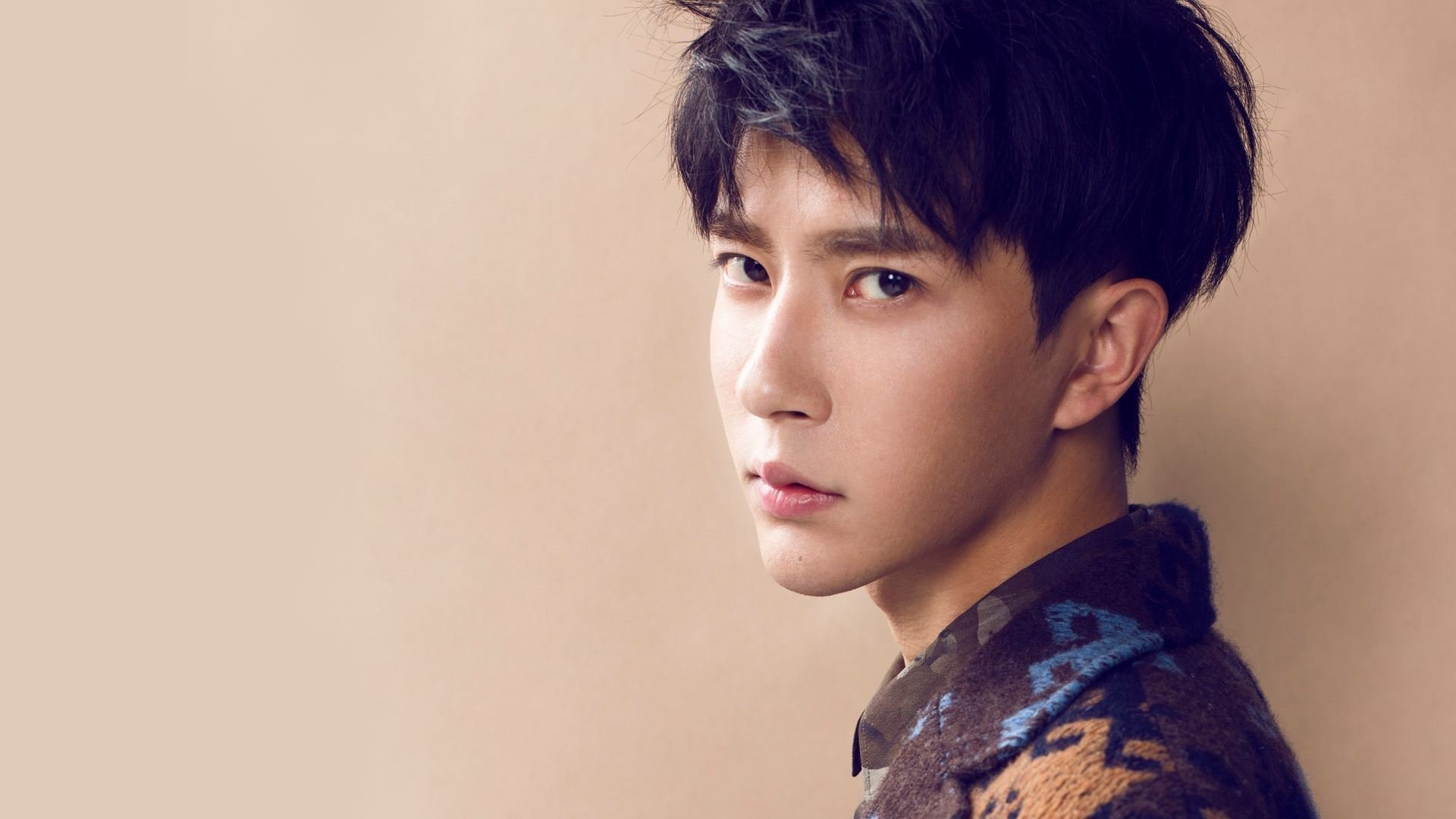 王座的两端，当骑士征服达拉斯，伦纳德于平行宇宙接管抢七