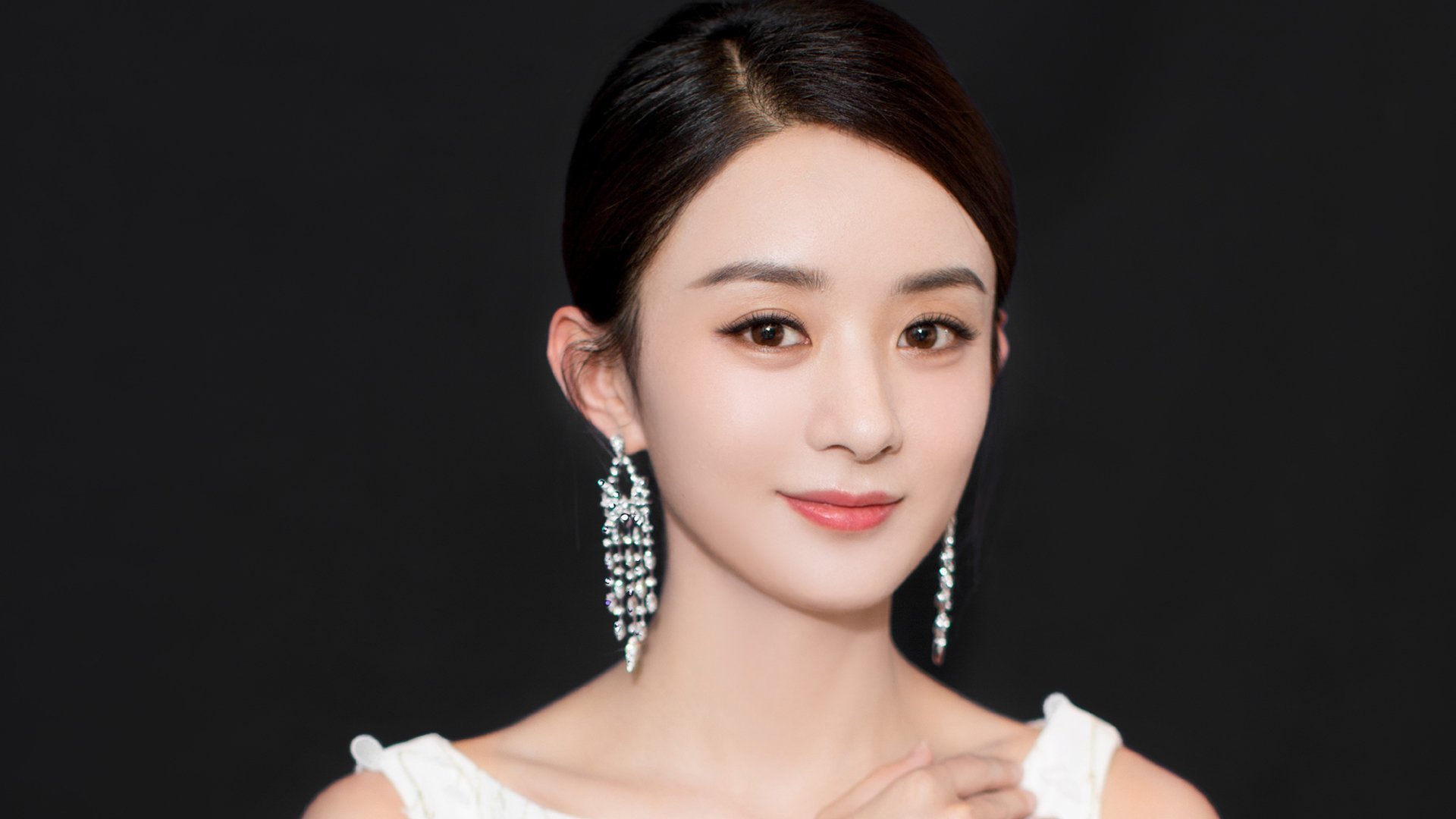 里昂刺穿南美堡垒,当终结者遇见存在感之王,一场失衡的胜利