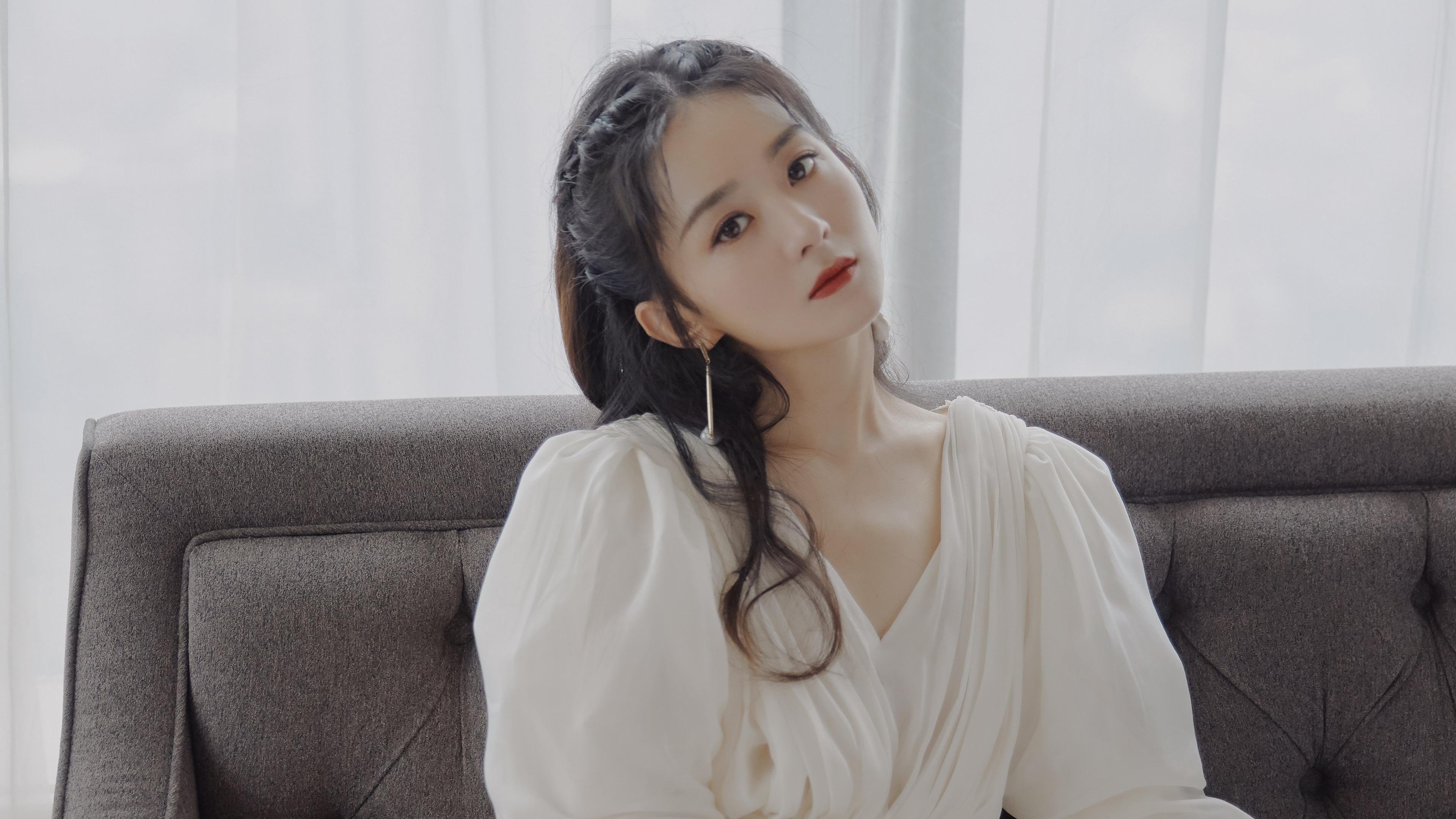 绿茵双城记，欧冠战场与生死之战，足球如何书写人类精神的伟大史诗